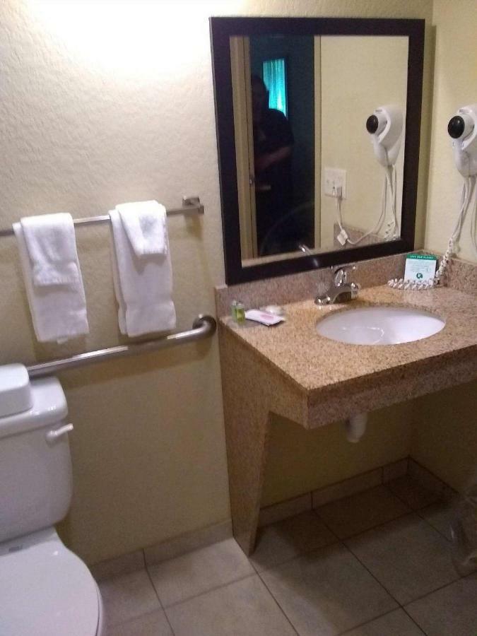 Cobblestone Inn & Suites - Marquette Luaran gambar