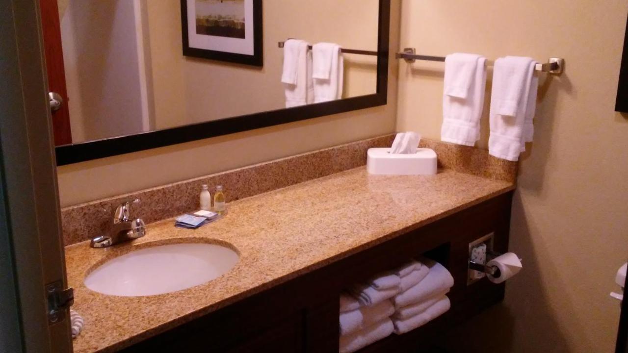 Cobblestone Inn & Suites - Marquette Luaran gambar